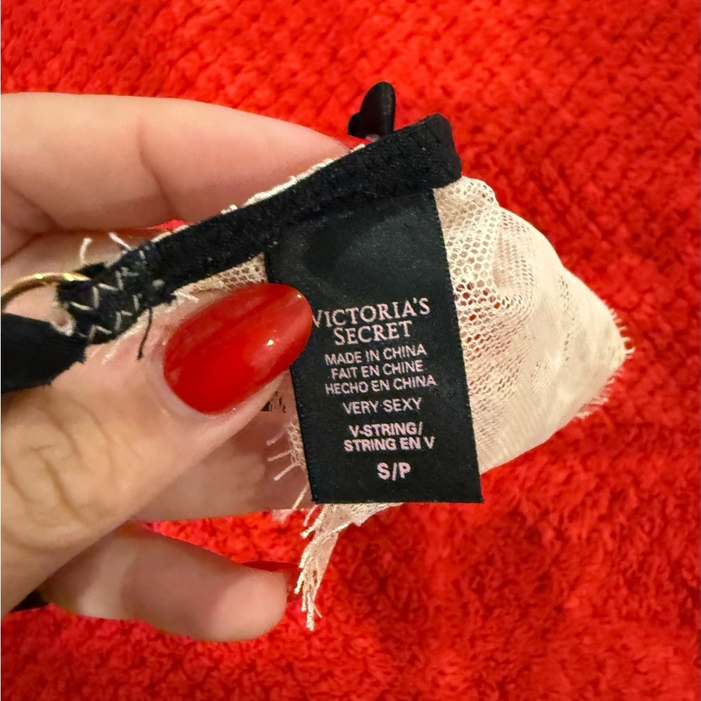 Rare 2014 Limited Edition Fashion Show Bra and G String Set - Picture 5 of 6